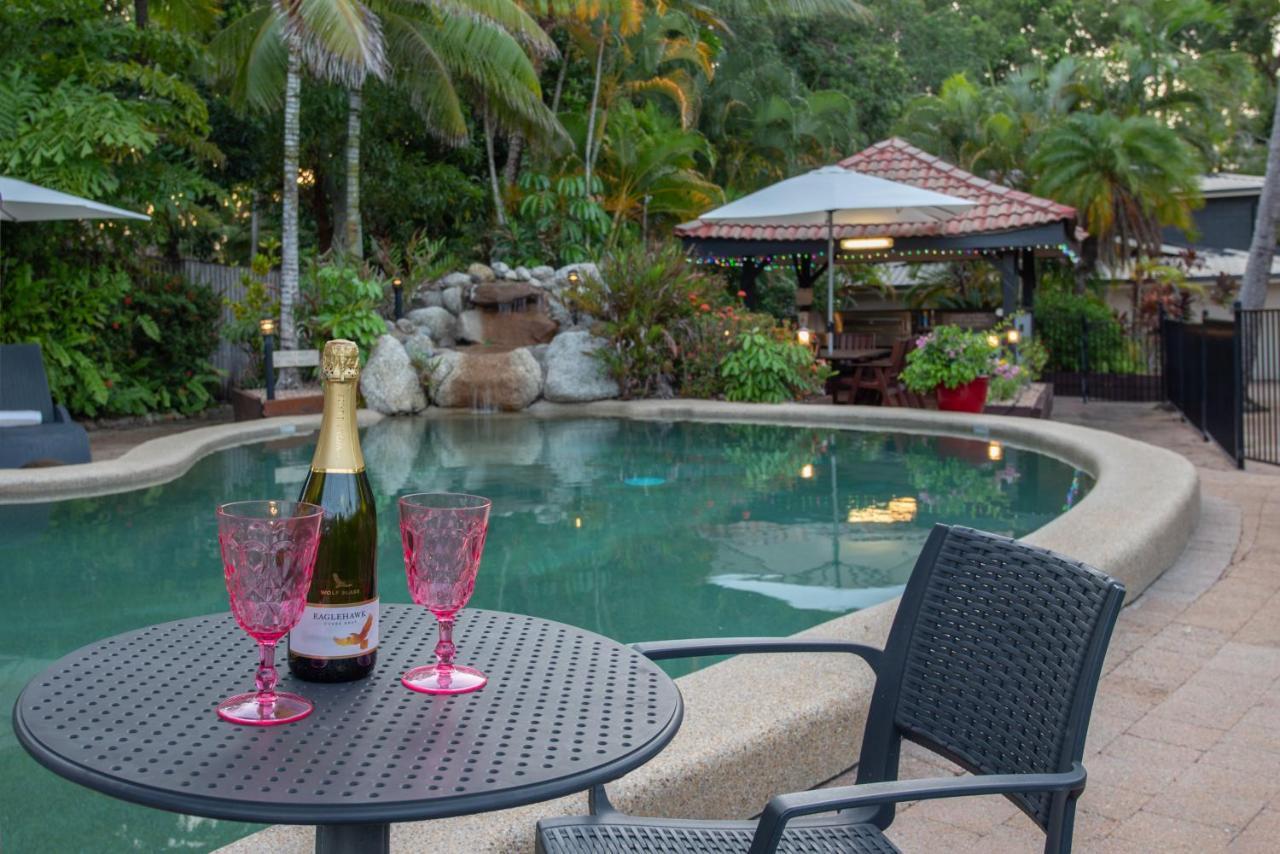 Lychee Tree Holiday Apartments Port Douglas Exteriör bild