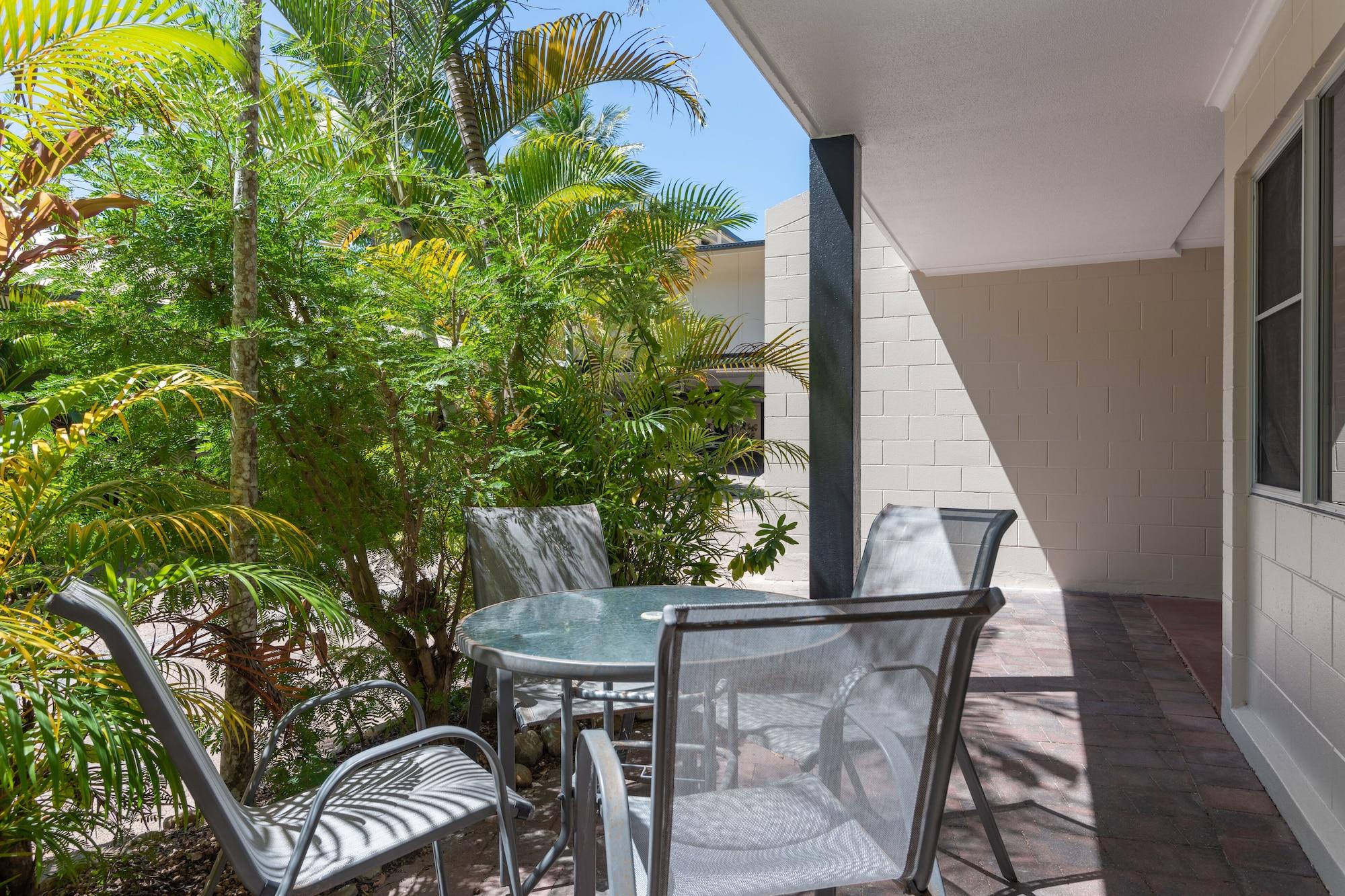 Lychee Tree Holiday Apartments Port Douglas Exteriör bild
