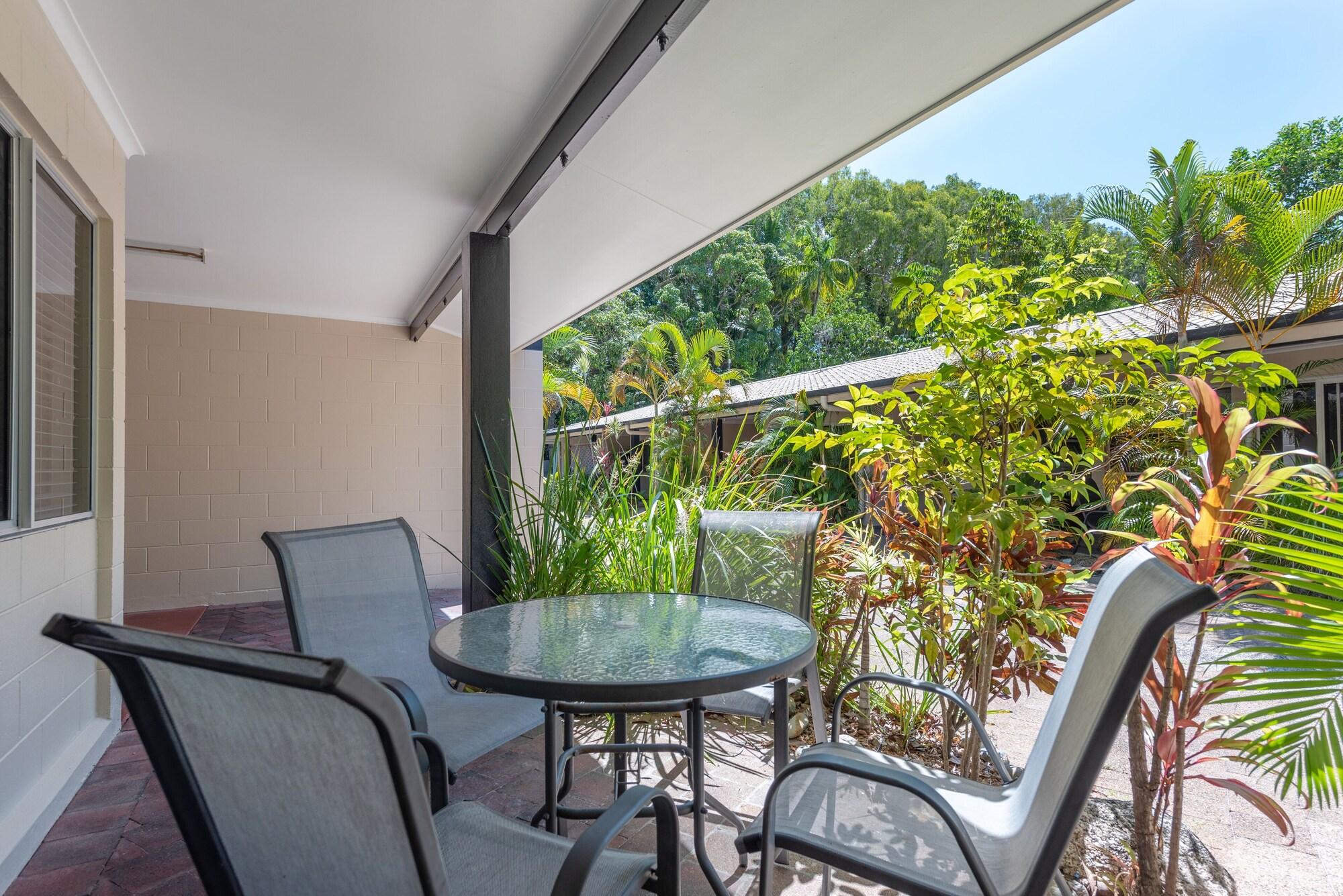 Lychee Tree Holiday Apartments Port Douglas Exteriör bild
