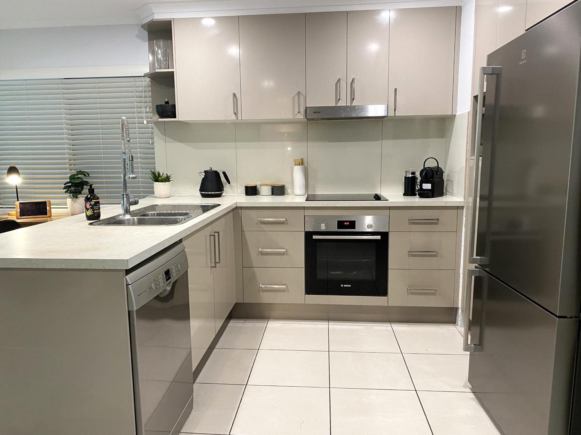 Lychee Tree Holiday Apartments Port Douglas Rum bild