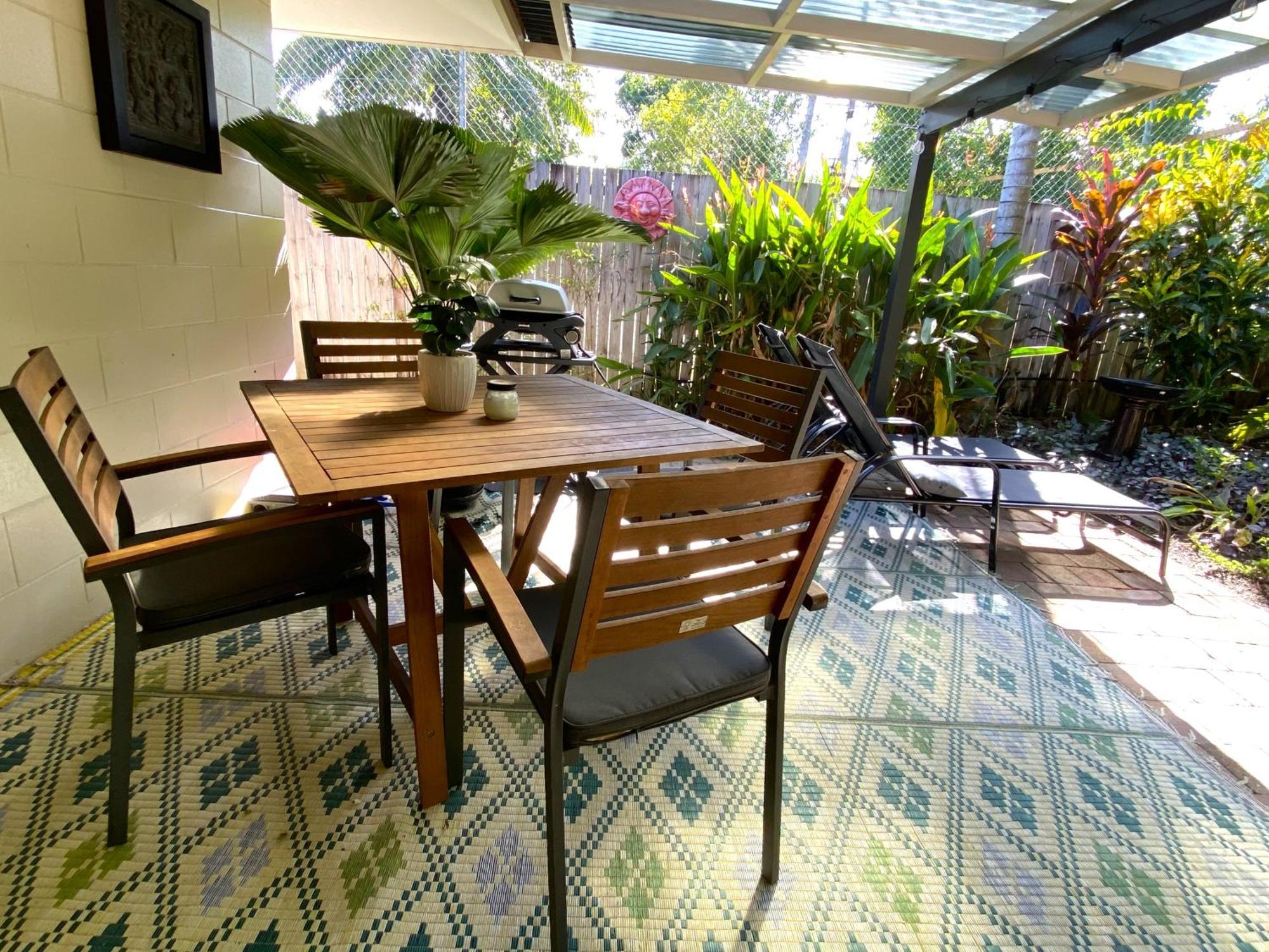 Lychee Tree Holiday Apartments Port Douglas Rum bild