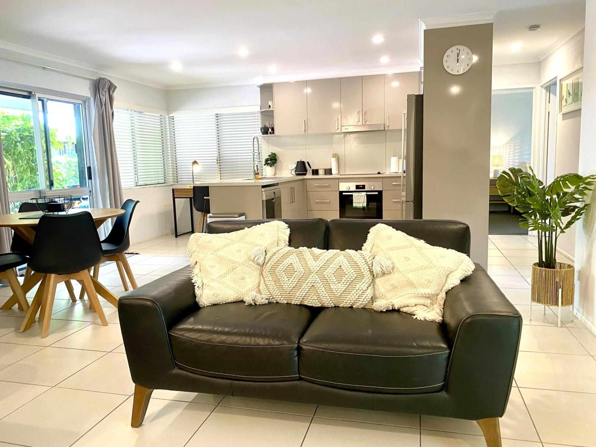 Lychee Tree Holiday Apartments Port Douglas Exteriör bild